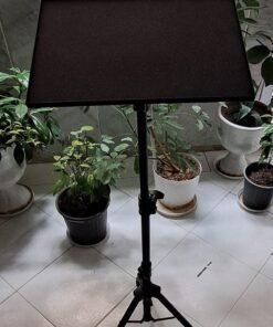 سه پایه پرتابل نگهدارنده ویدئوپروژکتور یا لپ‌تاپ